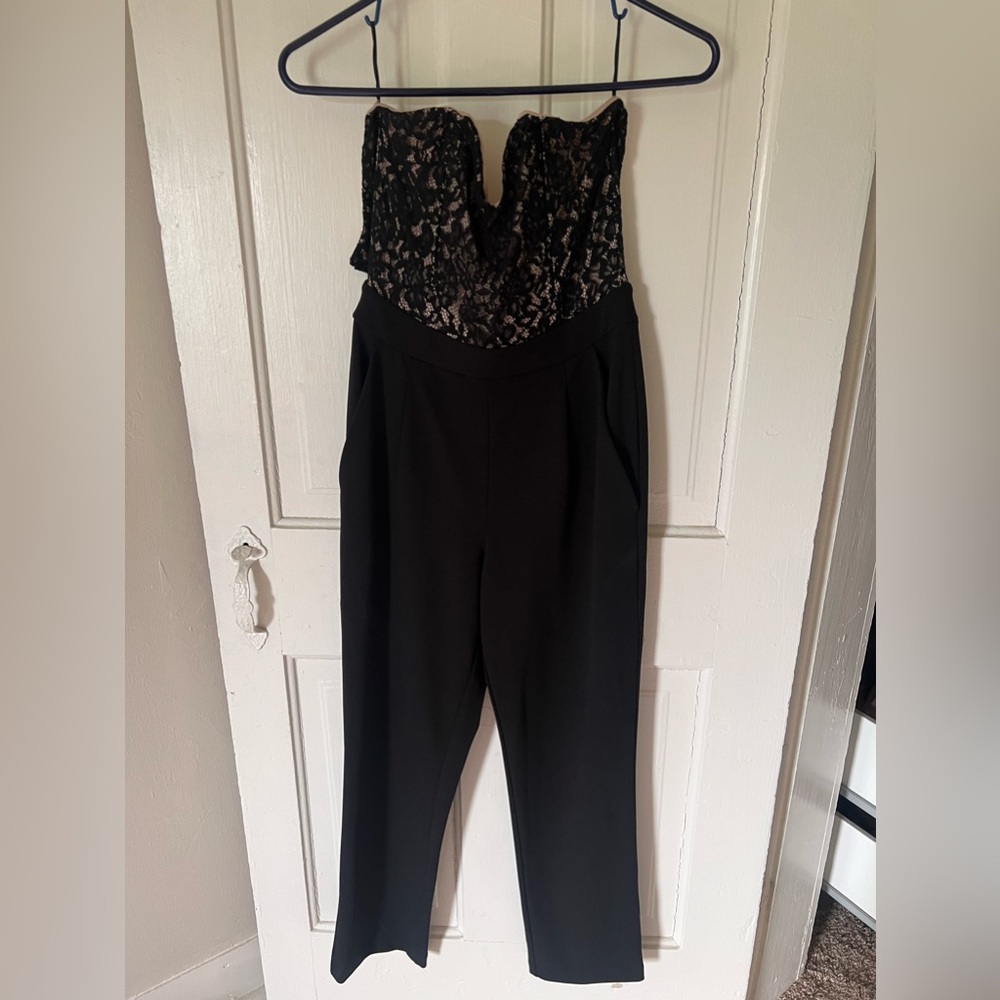 Express jumpsuit with lace